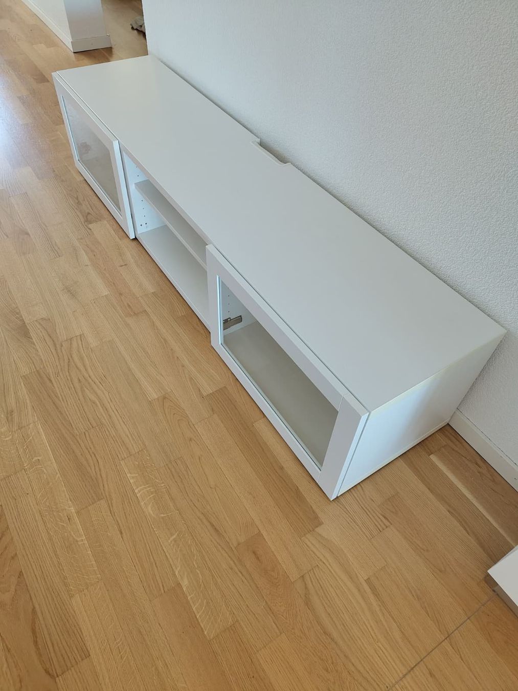 Ikea Mobili TV: Sideboard pour tv / meuble tv – Usato da Fribourg venduto da luk_6tnh 1