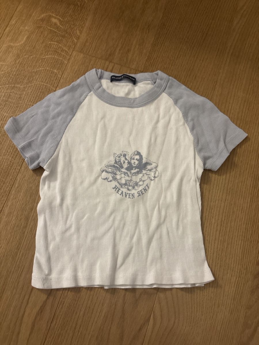 Brandy Melville Top: Brandy Melville top – Usato da Steinhausen venduto da zgo_6dc6