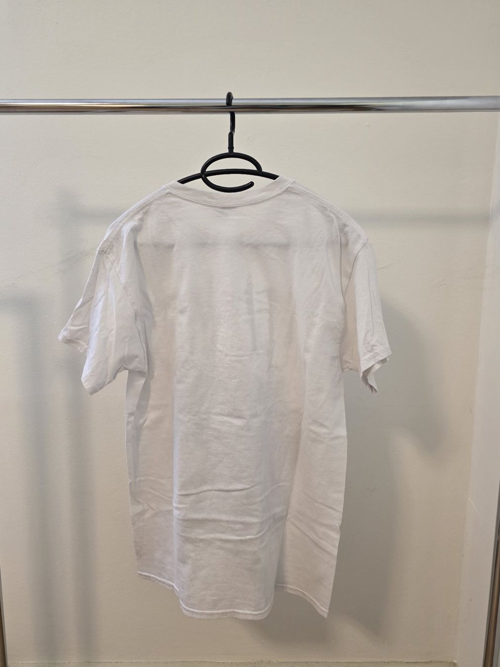 T-shirt: Weisses T-Shirt In Flames – Usato da Rothenfluh venduto da sel_j856 1