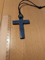 Kreuz aus Sodalith , Anhänger mit Schnur, 38g
