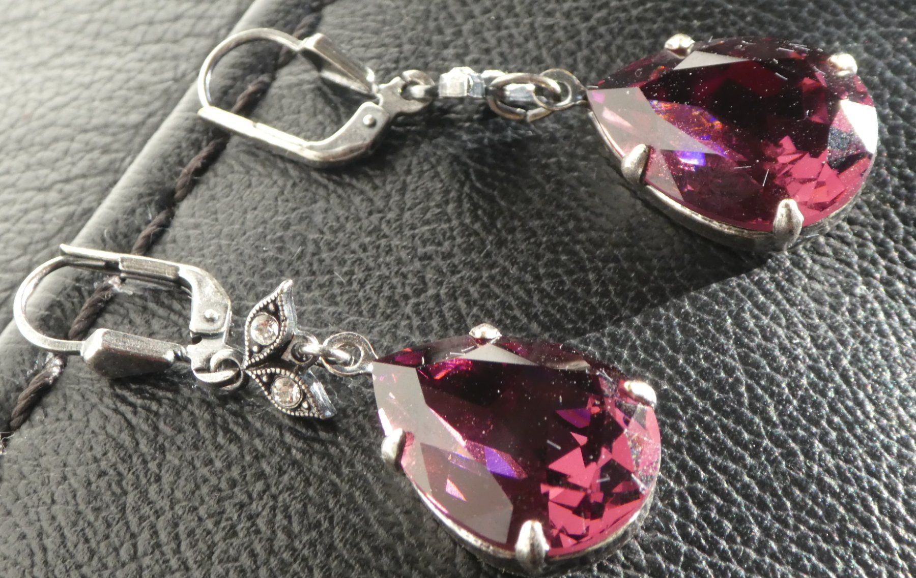 Swarovski Altri gioielli: Elegante Swarovski Ohrhänger – Usato da Diessenhofen venduto da Hundeseele 1