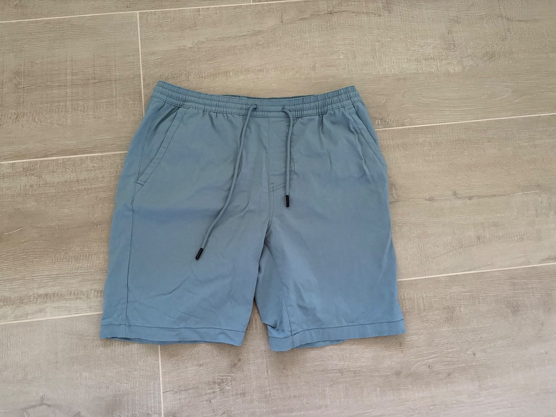 Pantaloni: Shorts bleu PROJEK taille M  bon état – Usato da Lausanne venduto da opi_92cn