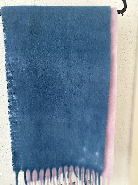 Foulards & écharpes: Jimmy Choo Wool Scarf  – D'occasion à Liebefeld par ann_2frz 2