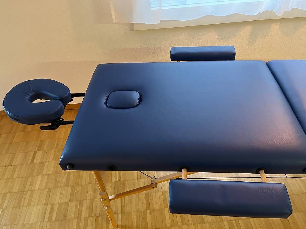 Liegen & Liegestühle: Massageliege – Gebraucht aus Münchenbuchsee von mic_5kx9 2