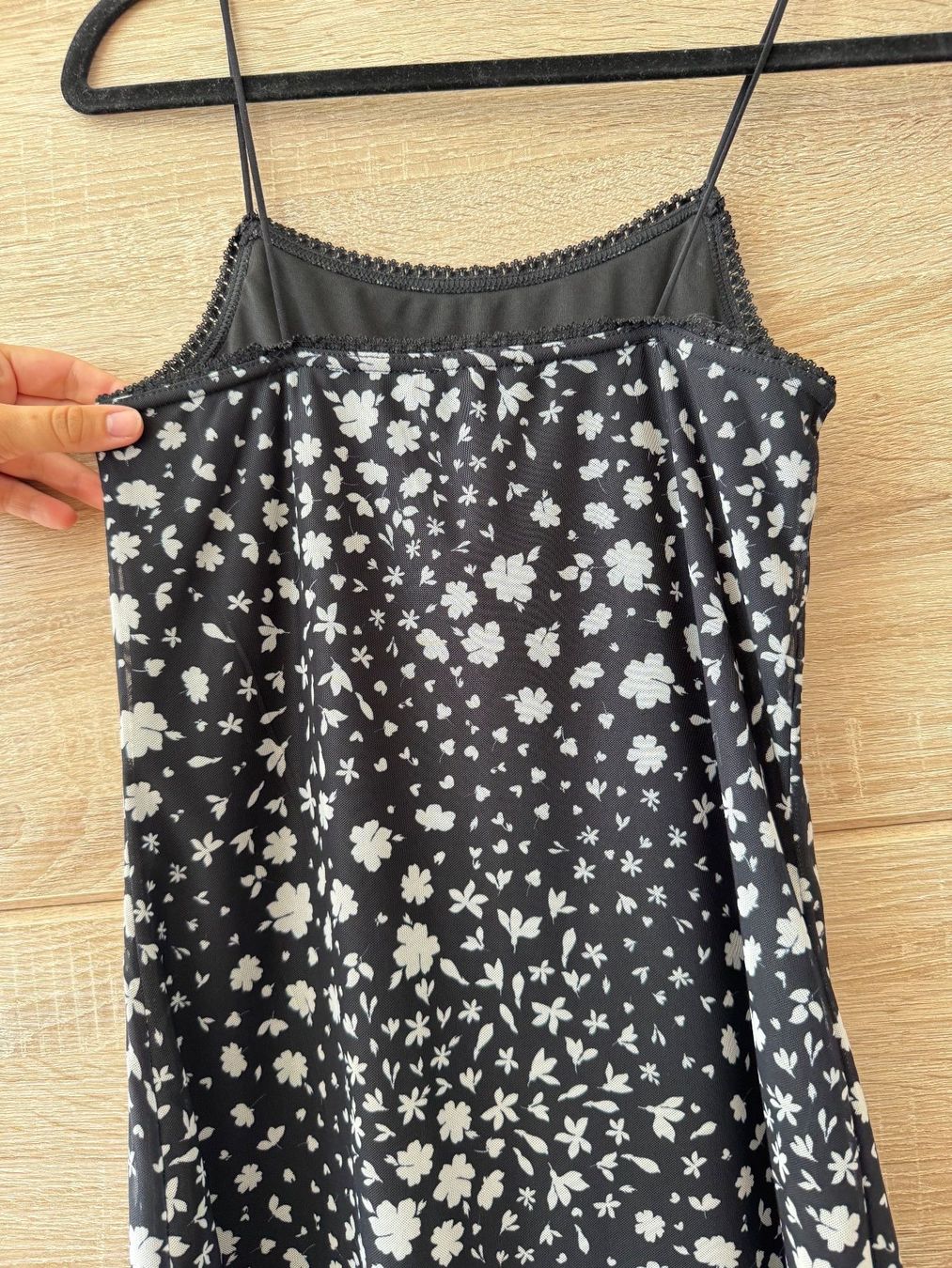 Vestiti: Robe noire courte à fleur – Usato da Montreux venduto da Izapeche811 3