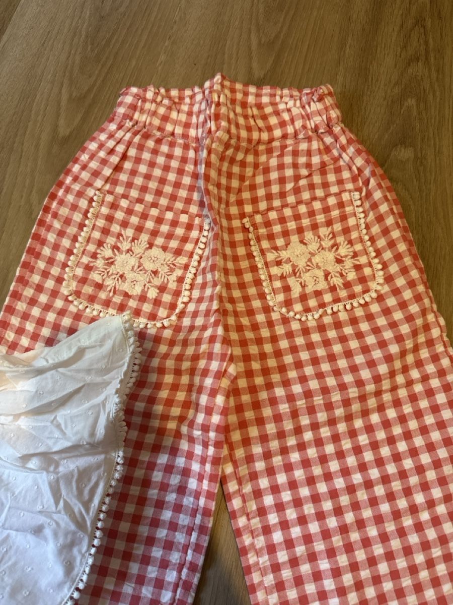 Next Lotti & Set di vestiti: Red Gingham Lounge Pants with Lace Details 116 – Nuovo e nell'imballaggio originale da Oberglatt ZH venduto da Sale12 1