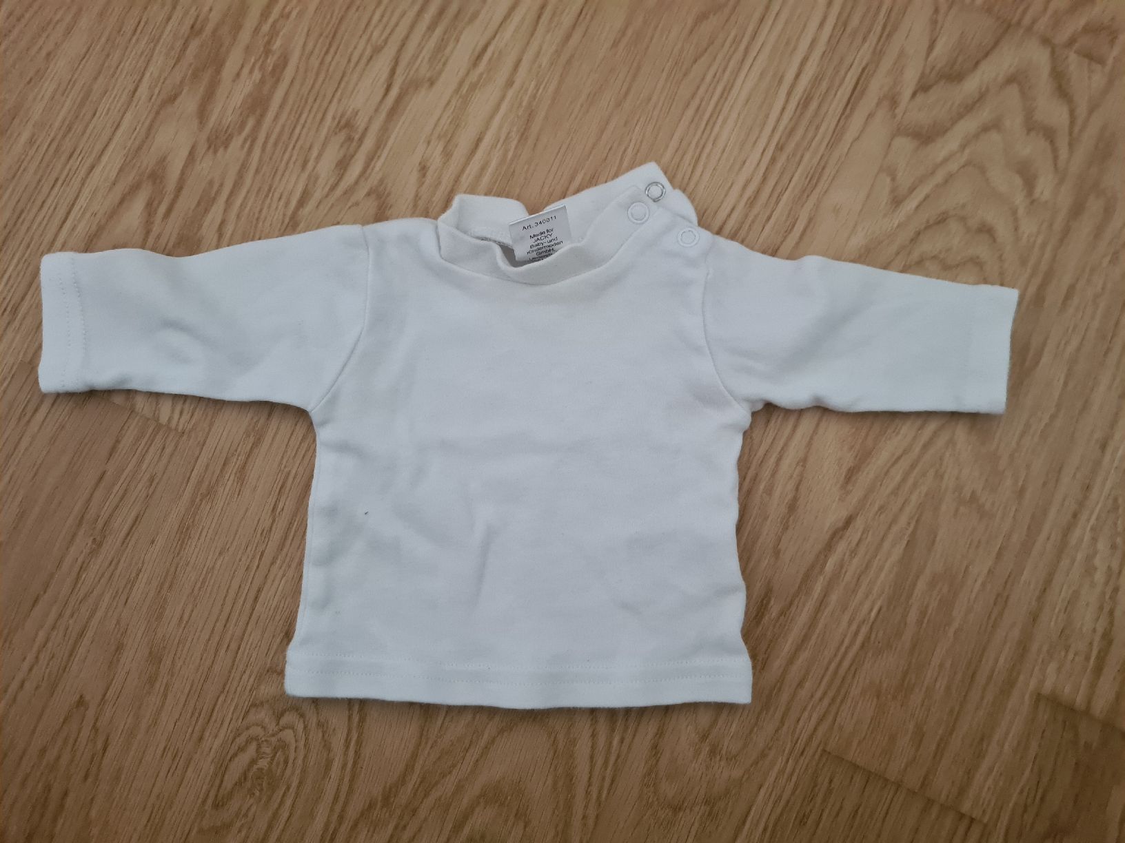 Pullover & Sweatshirts: Pullover 50 0-1M weiss  – Gebraucht aus Horw von Mirii91