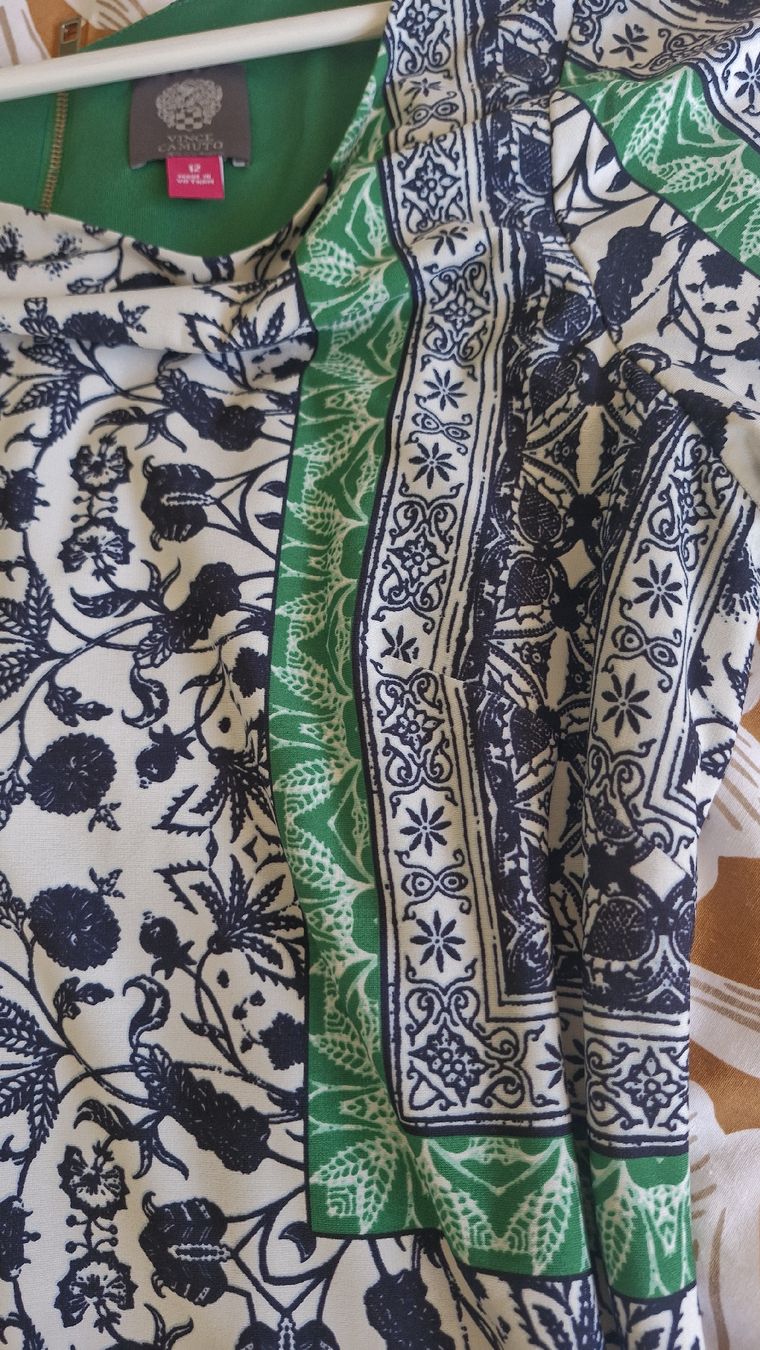 Vestiti: Elegant Dress - Green, Black, and White Pattern – Usato da Bonstetten venduto da Denitza87 3
