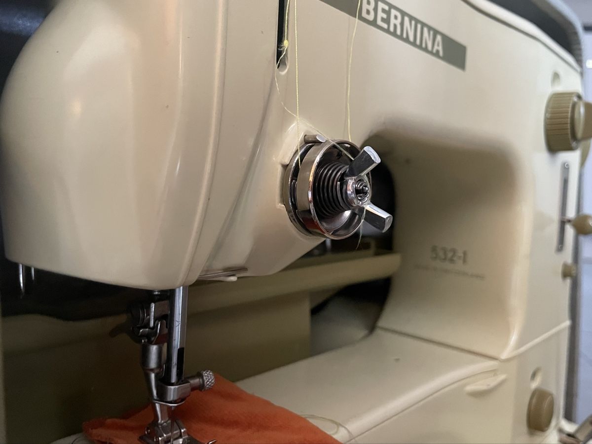 Bernina Machines à coudre: Bernina Nähmaschine 532-1 – Défectueux à Bern par flottemotte_ 2