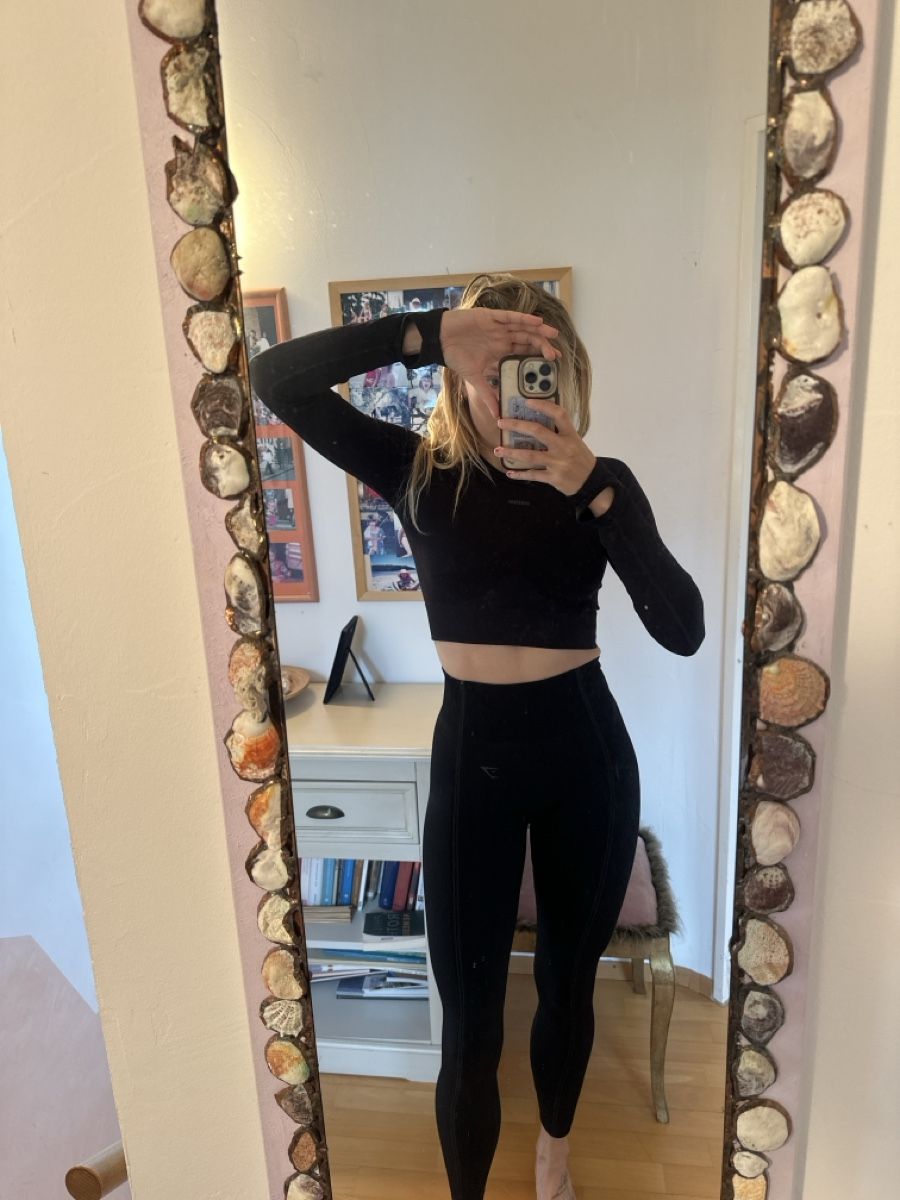 Gymshark Lotti di vestiti: Gymshark (Leggin & Top) – Usato da Rickenbach-Sulz venduto da hel_yx9y 5