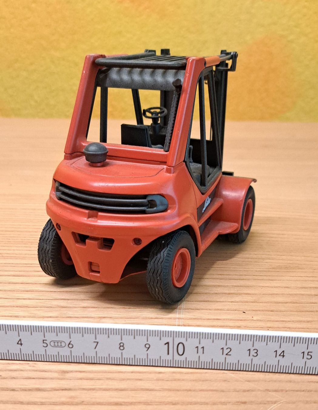 Schuco Modellini d'auto: Linde Modell Stapler (Gabelstapler) Schuco – Usato da Dietlikon venduto da kosta.katoglou 2