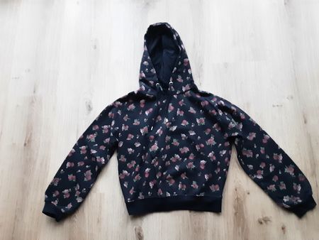 Clockhouse Hoodie mit Rosenmuster, Gr. M