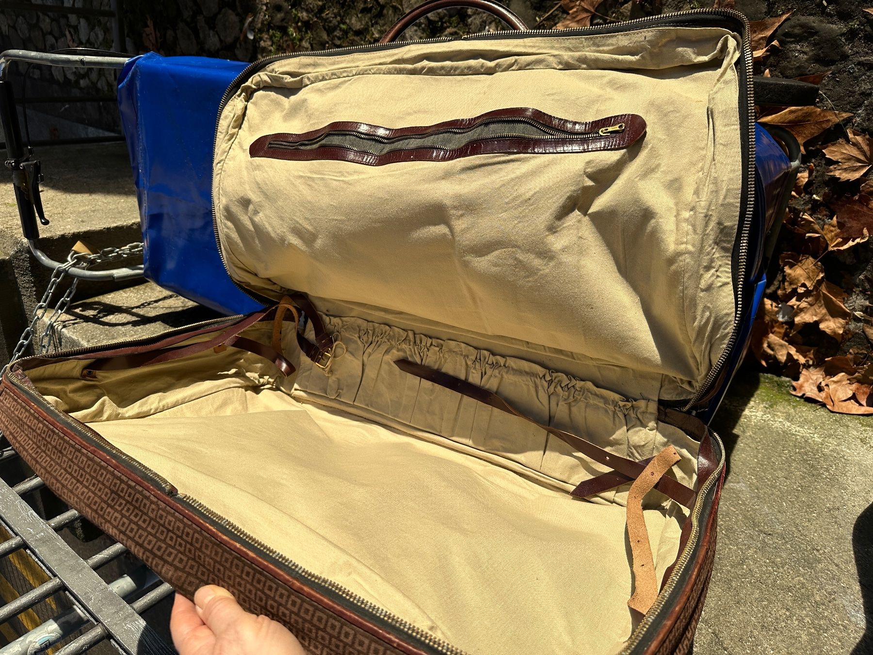 Valigie: Vintage Tasche Koffer Kleiderkoffer – Usato da Zürich venduto da atlantis77 5