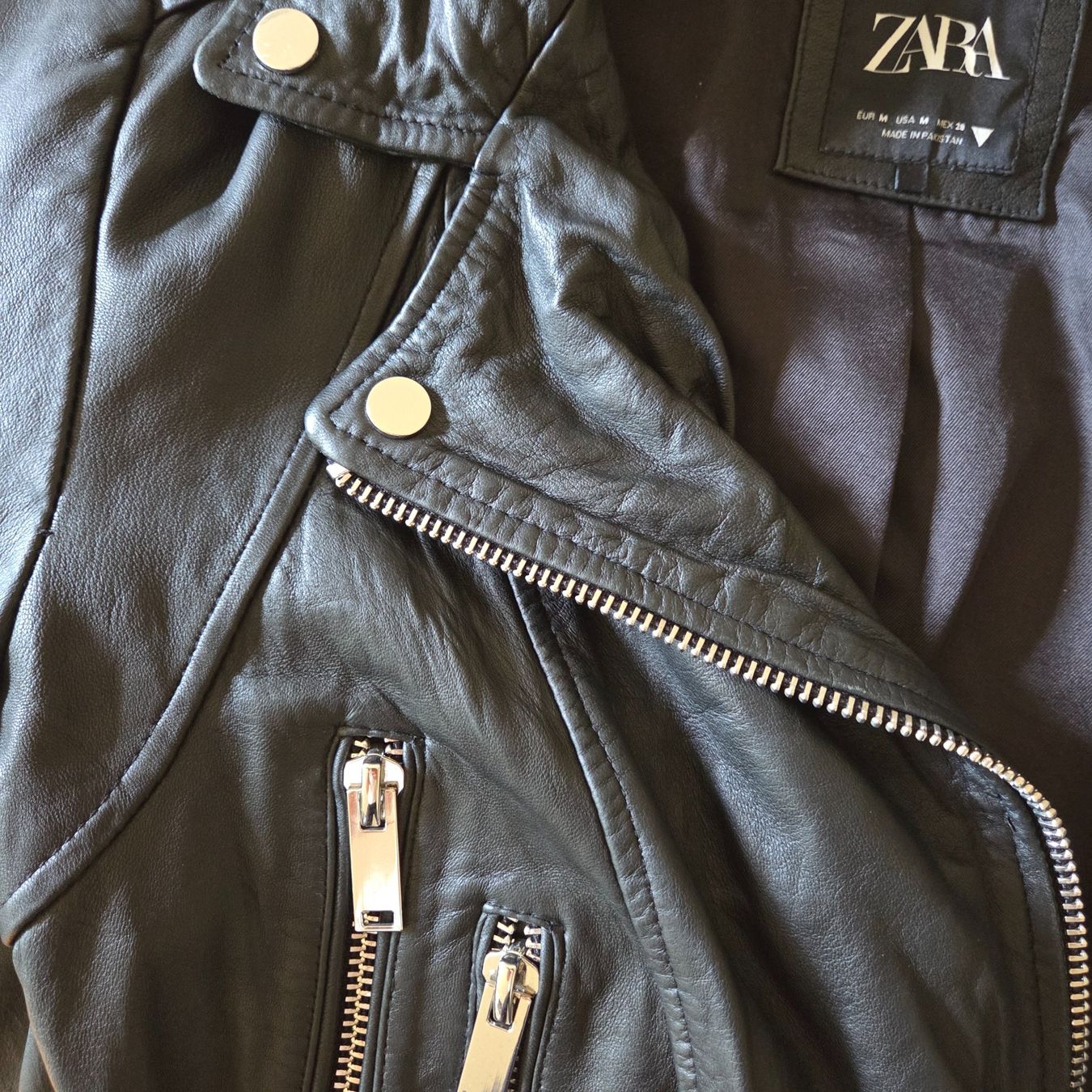 Zara Jacken: Veste cuir Zara M – Gebraucht aus Onex von AF. 2