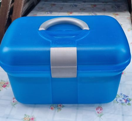 Nähbox 🧵/Werkzeugkasten 🧰 blau transparent Curver
