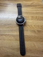 Samsung Galaxy Watch mit schwarzem Armband