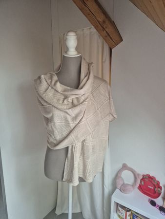 Strickschal beige quadratisches Muster guter Zustand C&A Bau