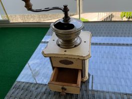 Kaffeemühle alt mit Schublade Gebraucht