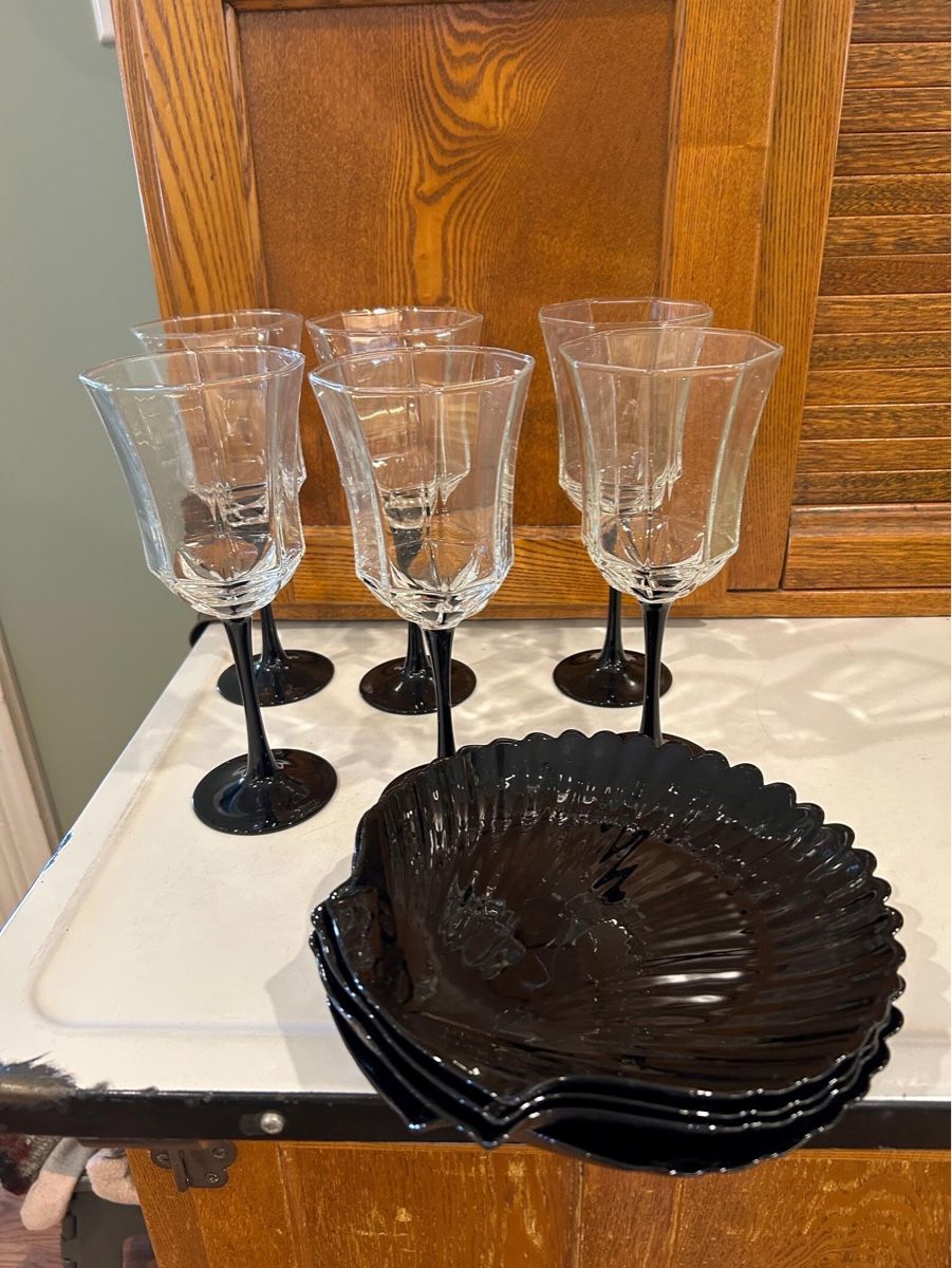 Services de table: Vintage Arcoroc Black Glass Shell Dishes – D'occasion à Zürich par Zurich_TimeCapsule 5