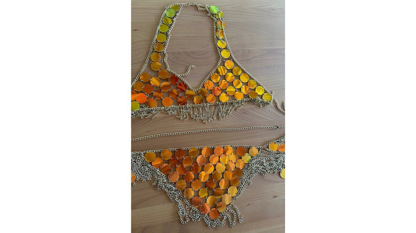 Kostüme: Glitzerndes Set mit Pailletten, Gold – Gebraucht aus Goldau von rkl86