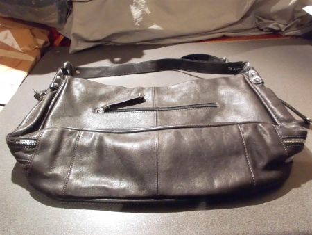 Handtasche schwarz/Reissverschlüsse an d