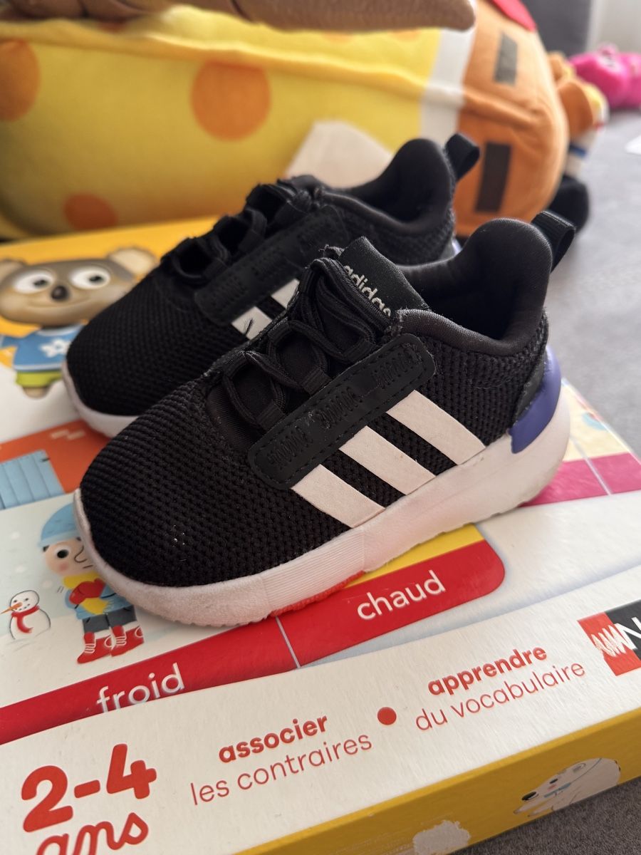 Adidas Schuhe für Jungen: Baskets Adidas bébé taille 20 – Gebraucht aus La Chaux-de-Fonds von Sabinchenn