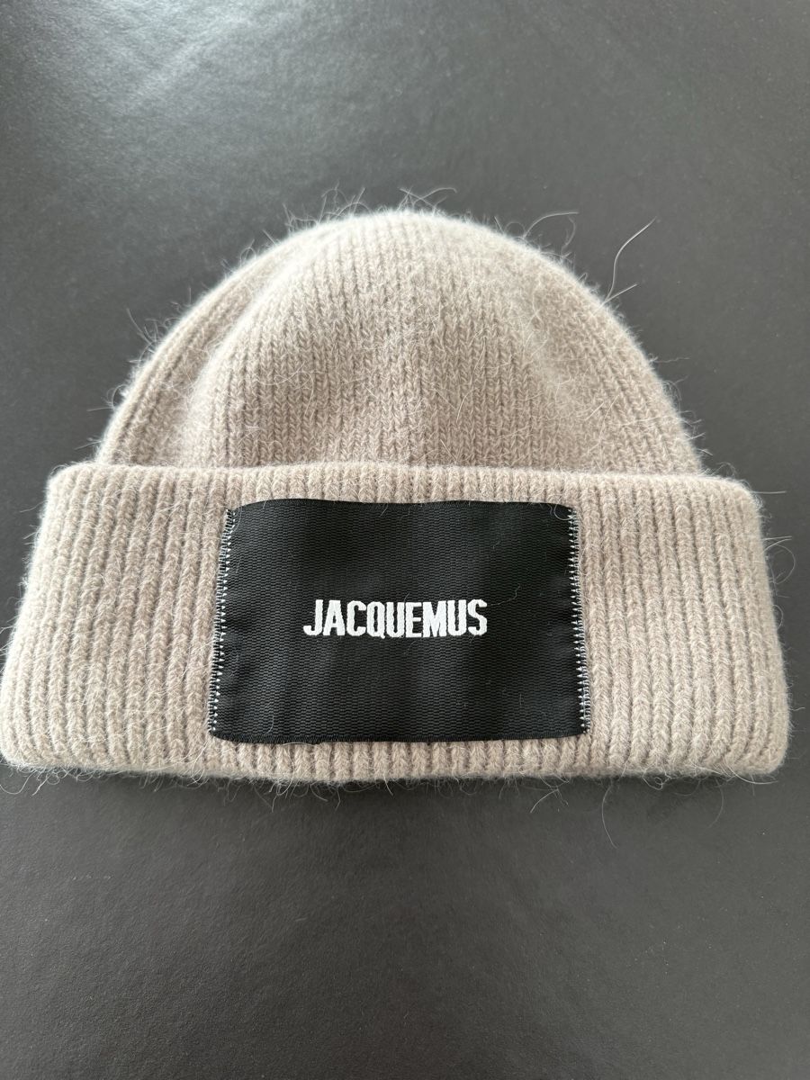 Jacquemus Copricapi, berretti & cappellini: Bonnet Jacquemus Beige – Nuovo (secondo la descrizione) da Bussigny venduto da nan_nw9d