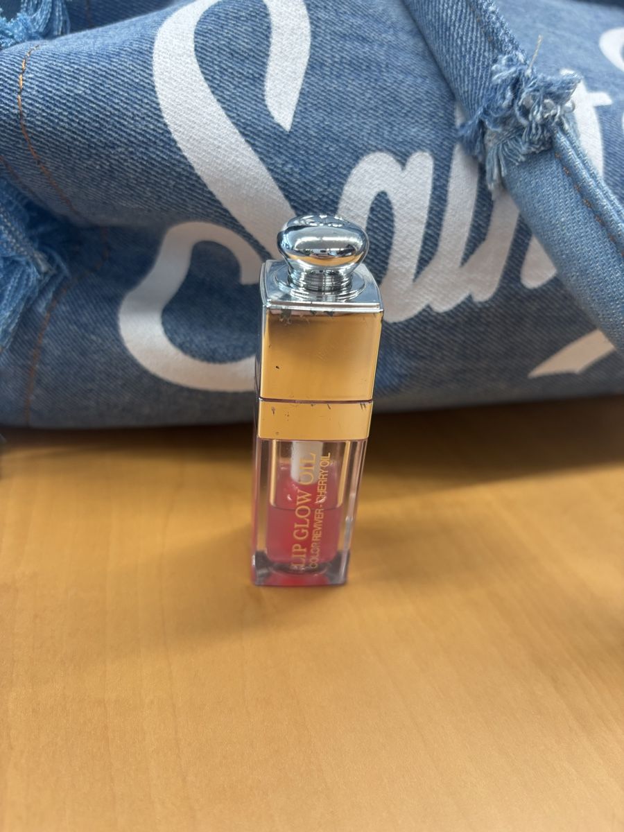 Dior Make-up: Dior Lip Oil NP: 52 – Usato da Horgen venduto da lme_8kj7 2