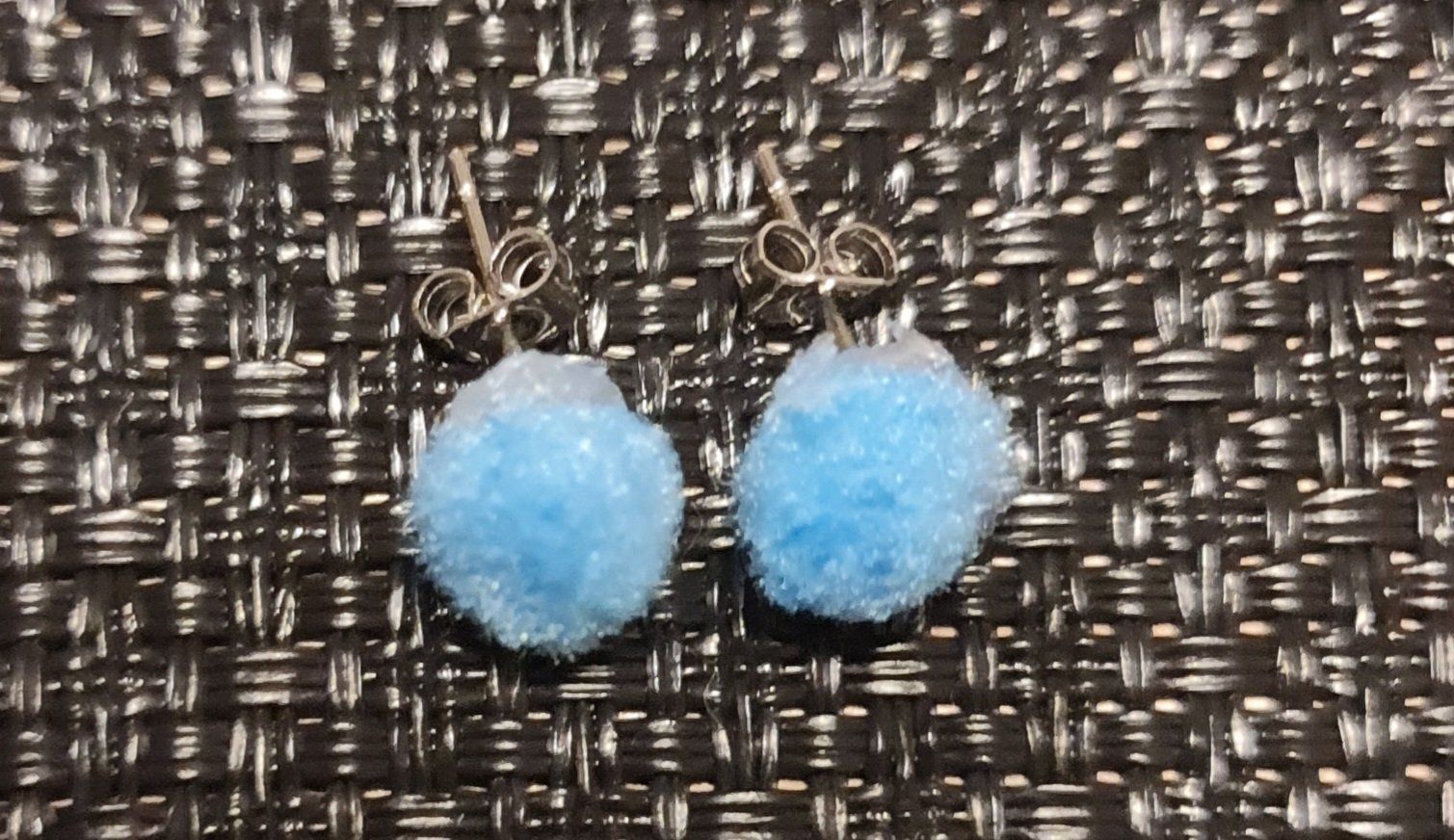 Orecchini pendenti & Orecchini a lobo: Handgemachte PomPom Ohrstecker – Nuovo e nell'imballaggio originale da Grafstal venduto da sel_yil 3