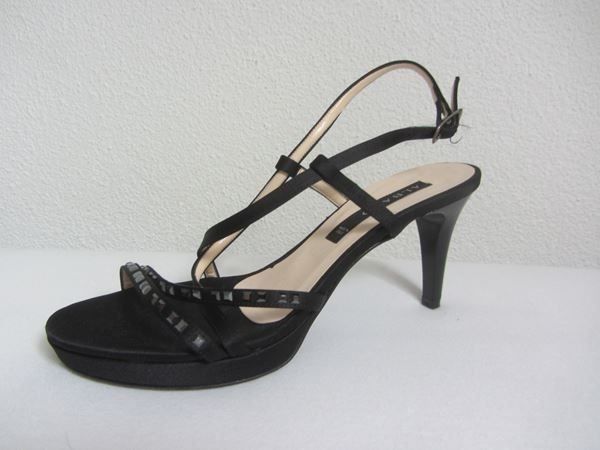 Scarpe da donna: ALBANO - Leder Sandalette schwarz – Usato da Zürich venduto da Diazaio