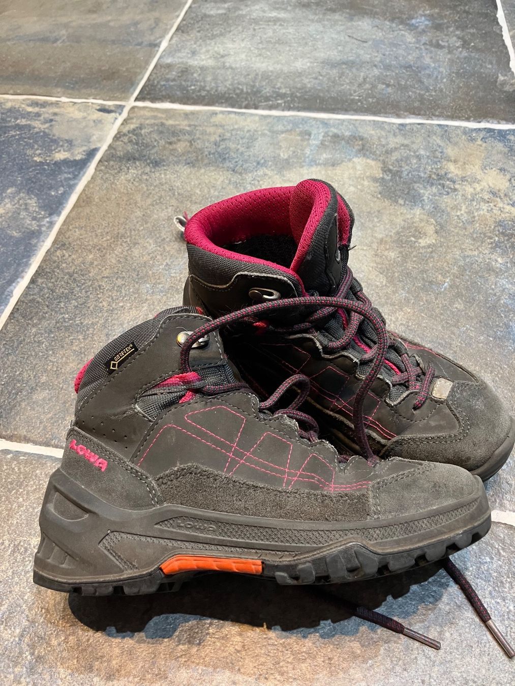 Lowa Scarpe per ragazzi: Lowa trekkingschuhe 31 – Usato da Epesses venduto da moss_r 1