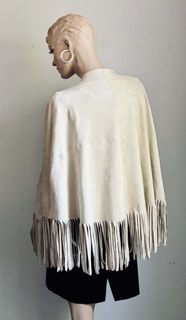 Marc Cain Altro in Moda donna: MARCCAIN Poncho/Cape mit Fransen Beige – Usato da Kloten venduto da Nephty 2