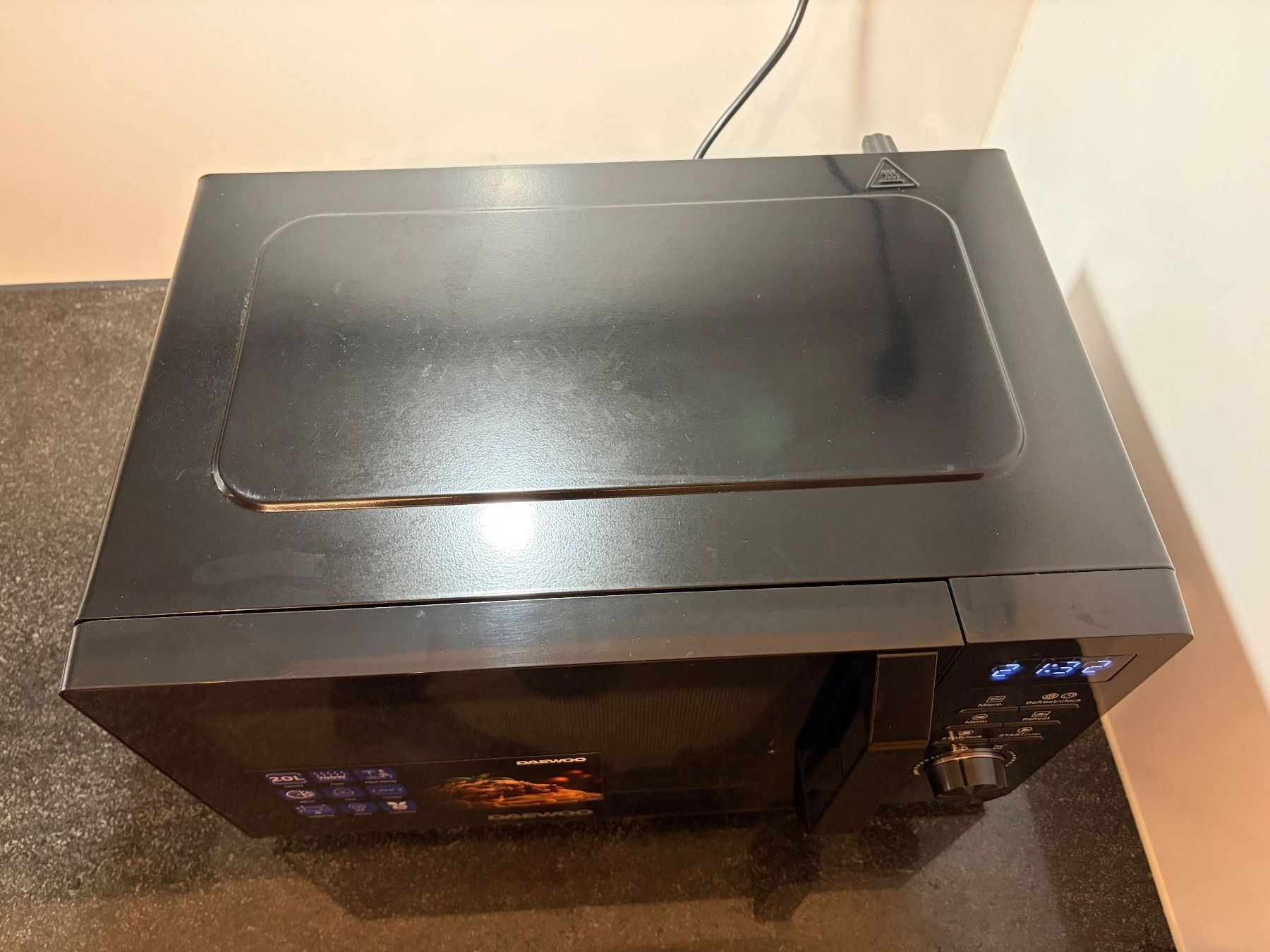 Daewoo Forni: Daewoo Mikrowelle 20L, 700W – Usato da Zürich venduto da meg_s7fd 4