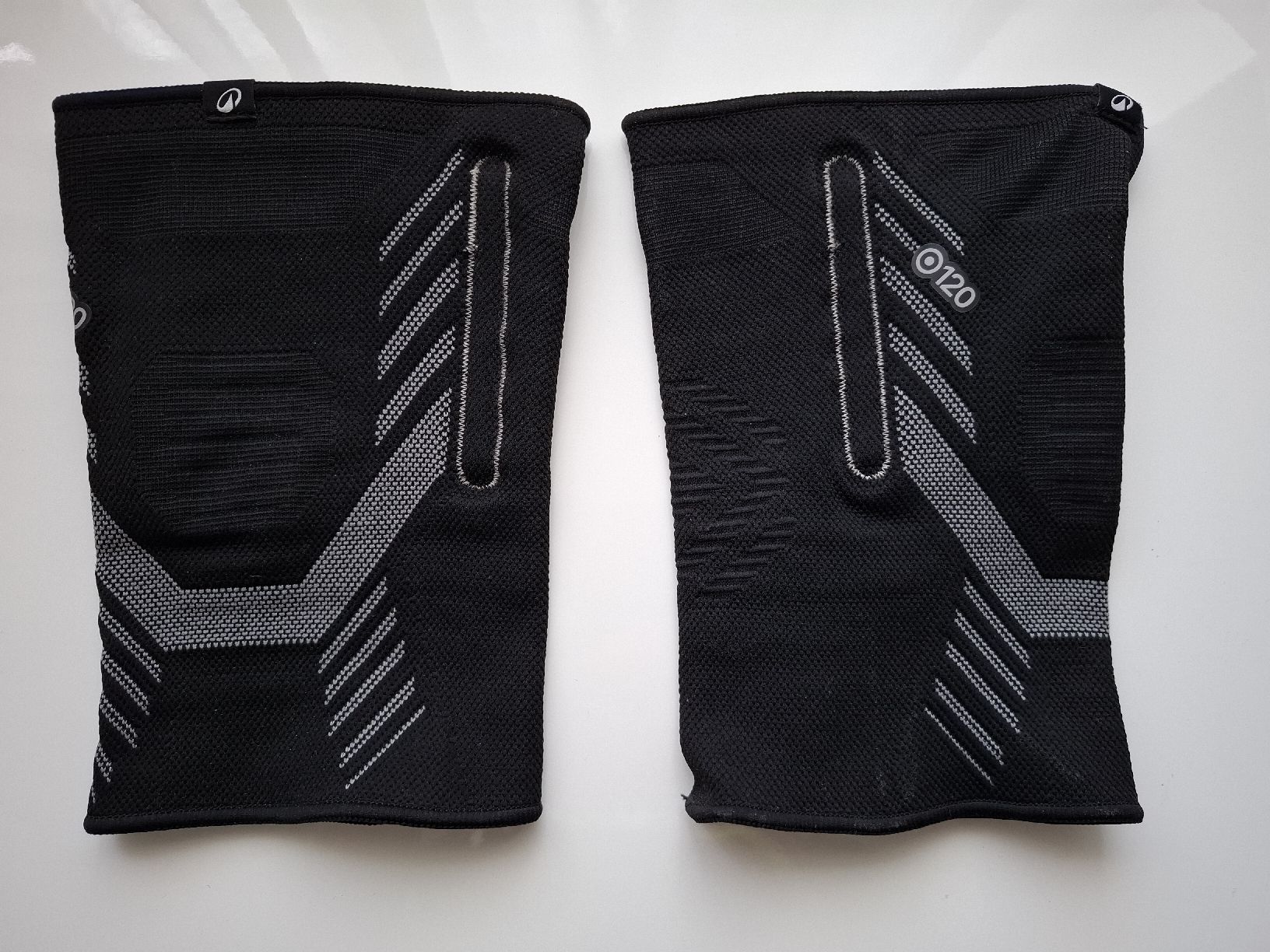 Decathlon Schutz & Schoner: 2x Knee support with lateral polyamide reinforcements – Gebraucht aus Zürich von bos_fh75