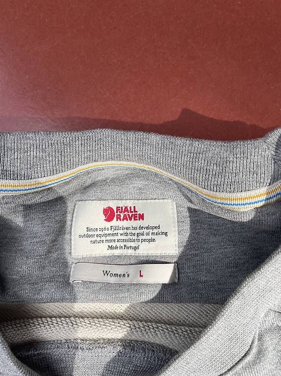 Pullover & Sweatshirts: Hellgrauer Pulli von Fjällräven – Neu und originalverpackt aus Gelterkinden von hel_j2b6 1