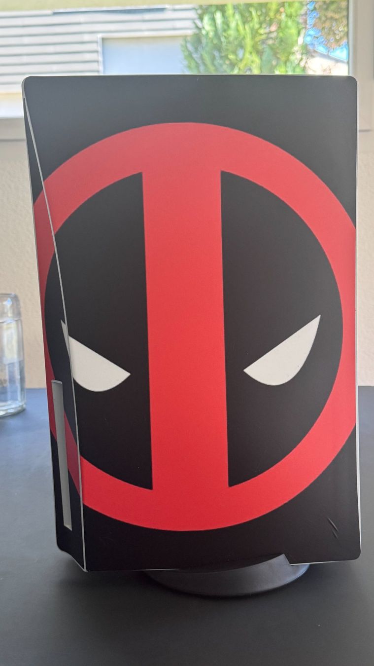 Sony Console: Playstation 5 Deadpool Skin Cover – Usato da Kirchberg BE venduto da Aktion3 1