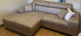 Gemütliches Ecksofa in Beige - 1.5 jährig - Top Zustand