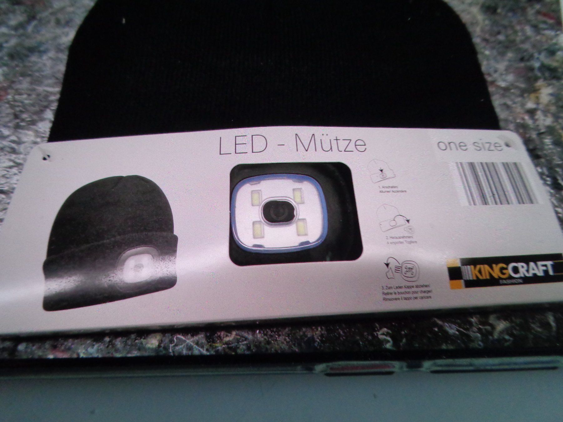Chapeaux, bonnets & casquettes: LED Mütze schwarz One Size – Neuf avec emballage d'origine à Liestal par Gecko16