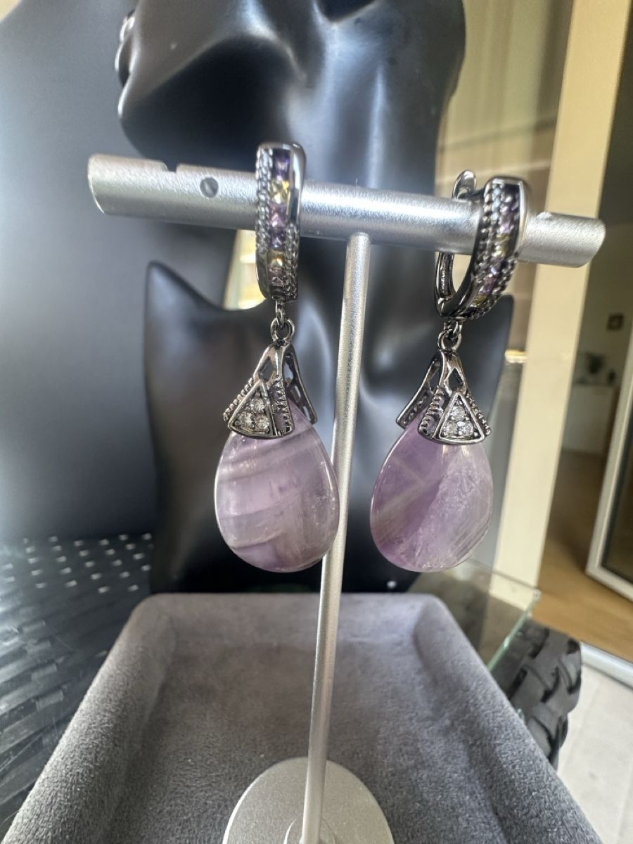 Ohrringe & -stecker: Ohrringe mit Amethyst Handarbeit  – Neu und originalverpackt aus Kriens von Hortensie6 4