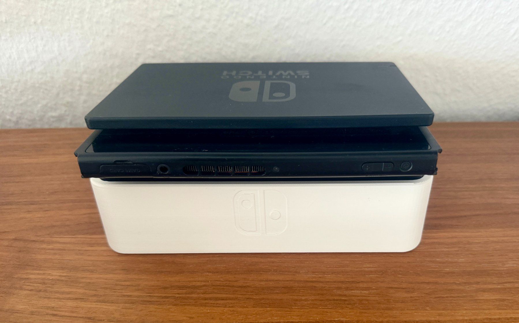 Nintendo Console: Nintendo Switch Dock Horizontal Halter – Nuovo (secondo la descrizione) da Bassersdorf venduto da reimerm88 1