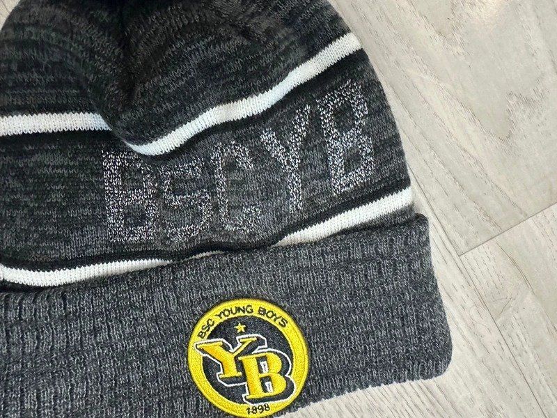 Copricapi, berretti & cappellini: New Era BSC Young Boys Winter Beanie – Usato da Bellinzona venduto da LA-ropa-de-Juan