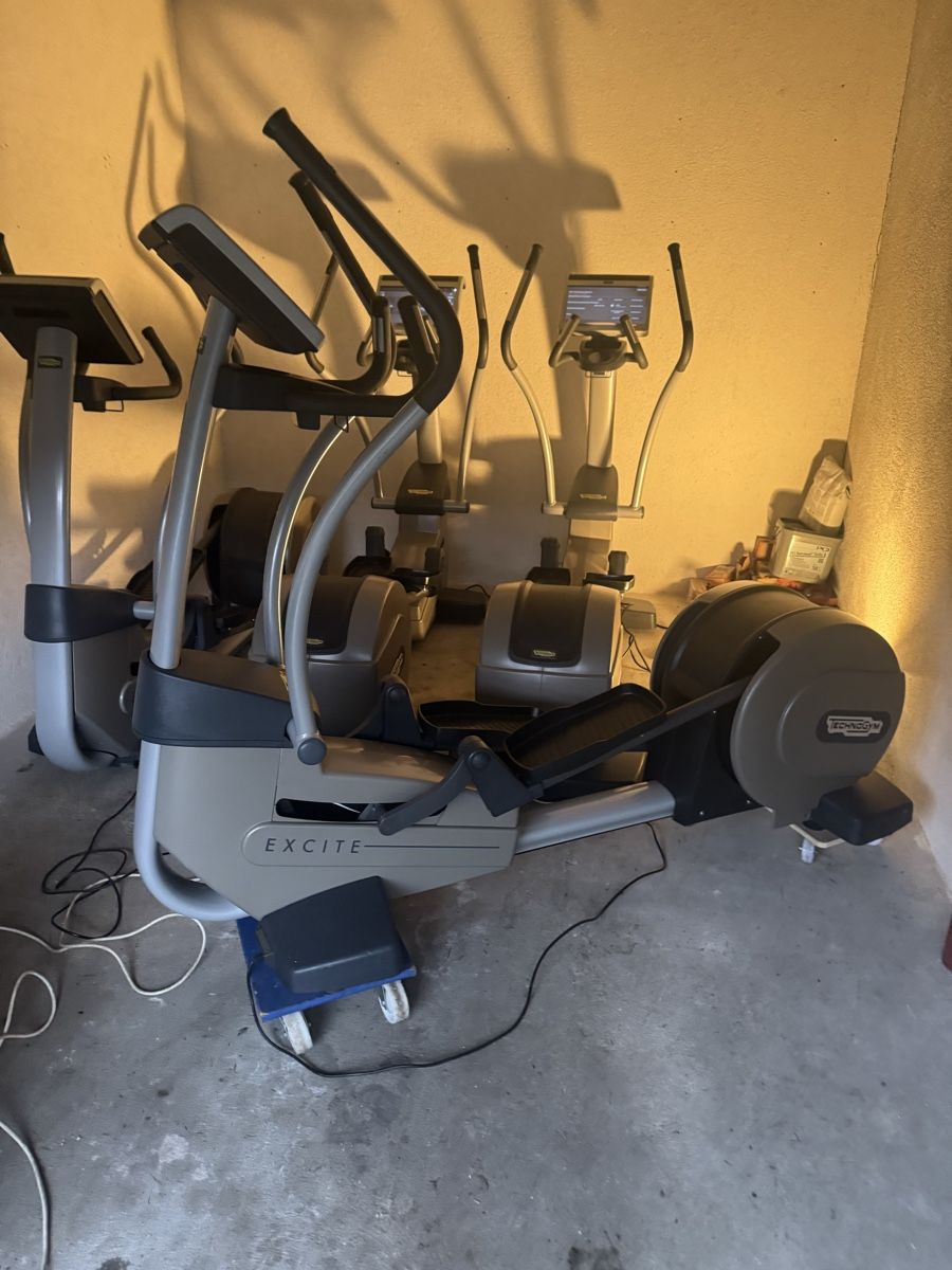 Technogym Hometrainer: Technogym Crosstrainer ( Professionell) – Usato da St. Margrethen SG venduto da taf_alb