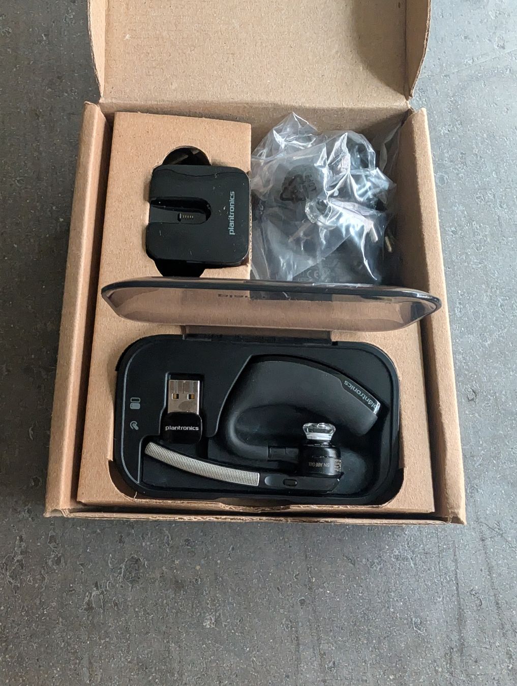 Plantronics Cuffie: Plantronics Voyager Legend UC Bluetooth-Headset – Usato da Winterthur venduto da Corin 1