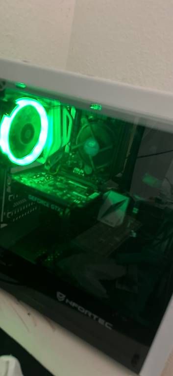PC: Gaming pc perfekter zustand – Usato da Niederuzwil venduto da sevgi1982 1