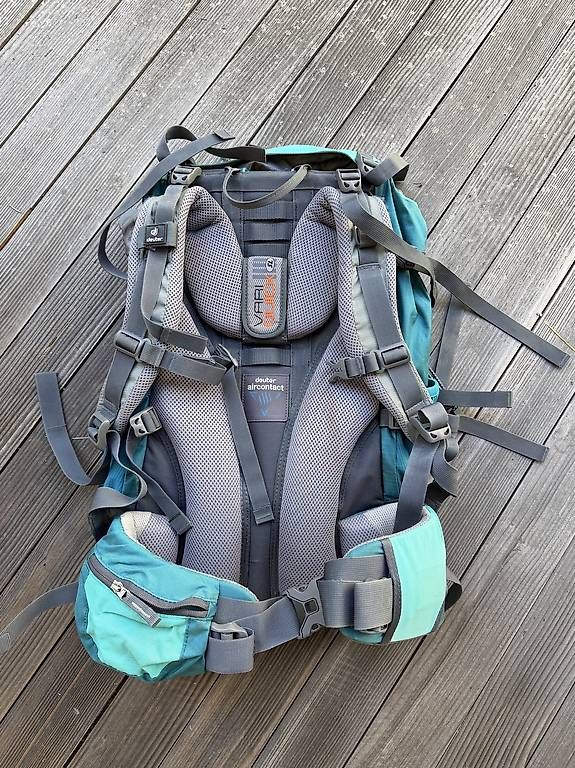 Deuter Zaini: Deuter ACT Tour 38l + 10 SL – Usato da Bern venduto da nad_2j5c 1