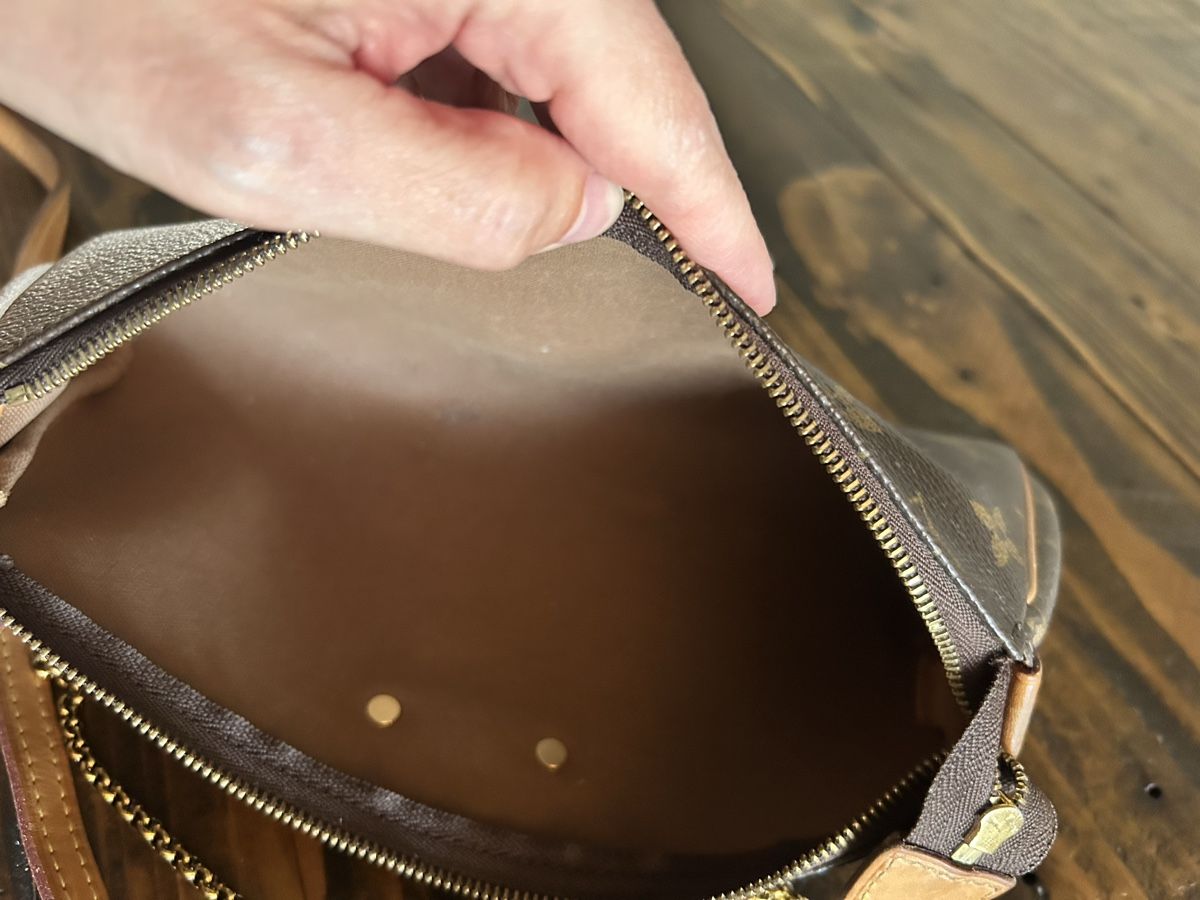 Louis Vuitton Sacs femmes: Louis Vuitton Eva Pochette – D'occasion à Wagenhausen par Fabi_Lila 3