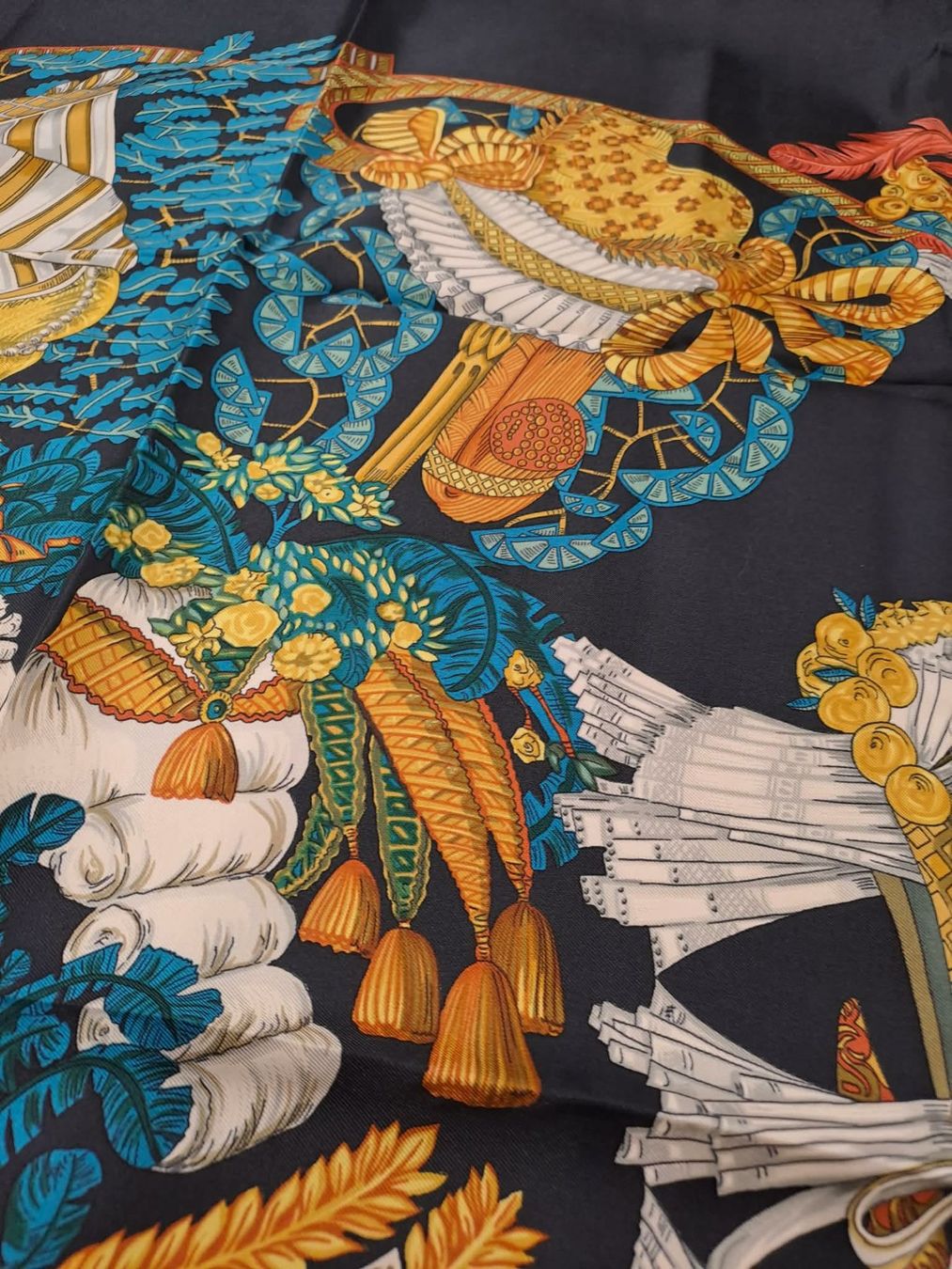 Foulard & Sciarpe: Foulard Hermes designed by Annie Faivre – Usato da La Chaux-de-Fonds venduto da Emmaus2300CDF 1