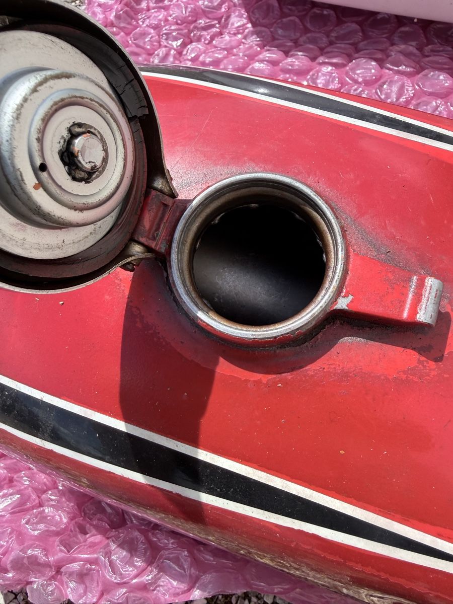 Yamaha Tutti i ricambio per moto: 1974 Yamaha DT 250 E Tank – Usato da Lohn-Ammannsegg venduto da taiaroha 2