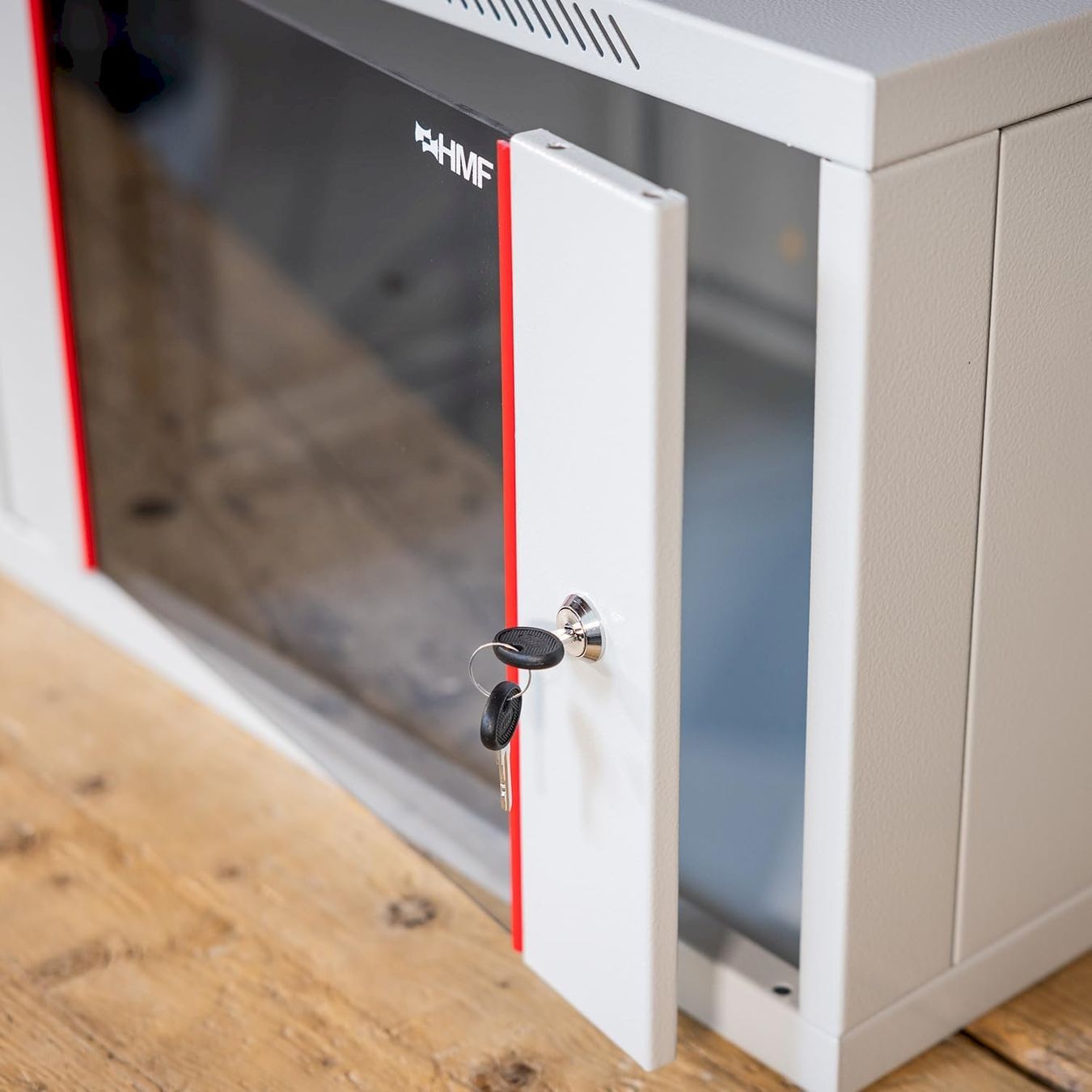 Sonstiges zu Computer & Netzwerk: HMF Serverschrank 19 Zoll 9HE – Neu und originalverpackt aus Bottighofen von zaap 1