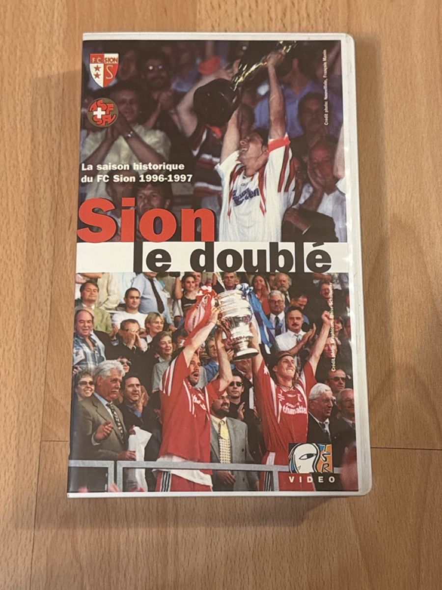 Tutti i VHS: Sion le doublé 1996-1997 - Cassette VHS – Usato da Conthey venduto da Vswissplugs.com